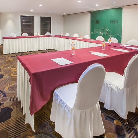 Отель Crowne Plaza Toluca - Lancaster By Ihg Экстерьер фото
