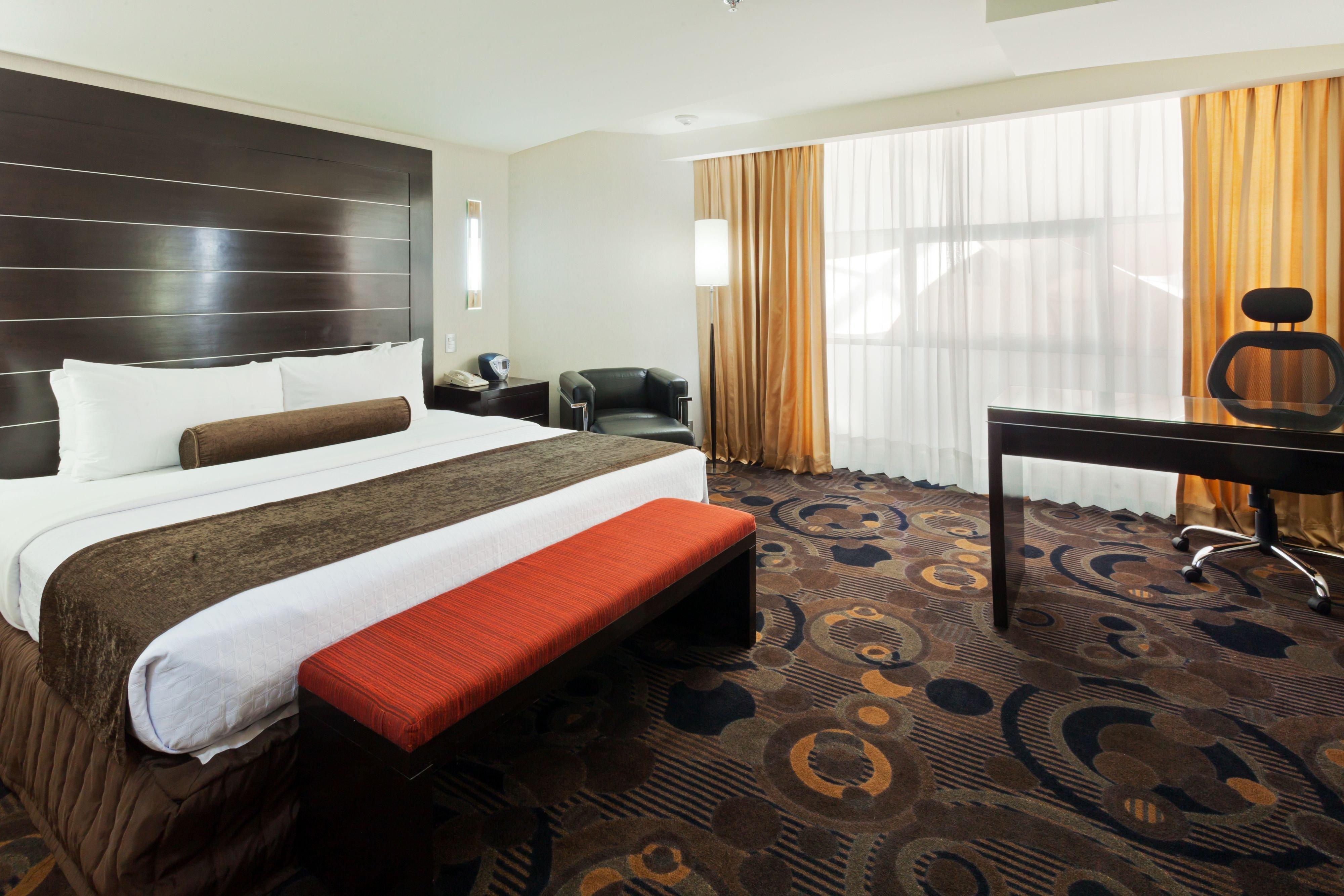Отель Crowne Plaza Toluca - Lancaster By Ihg Экстерьер фото