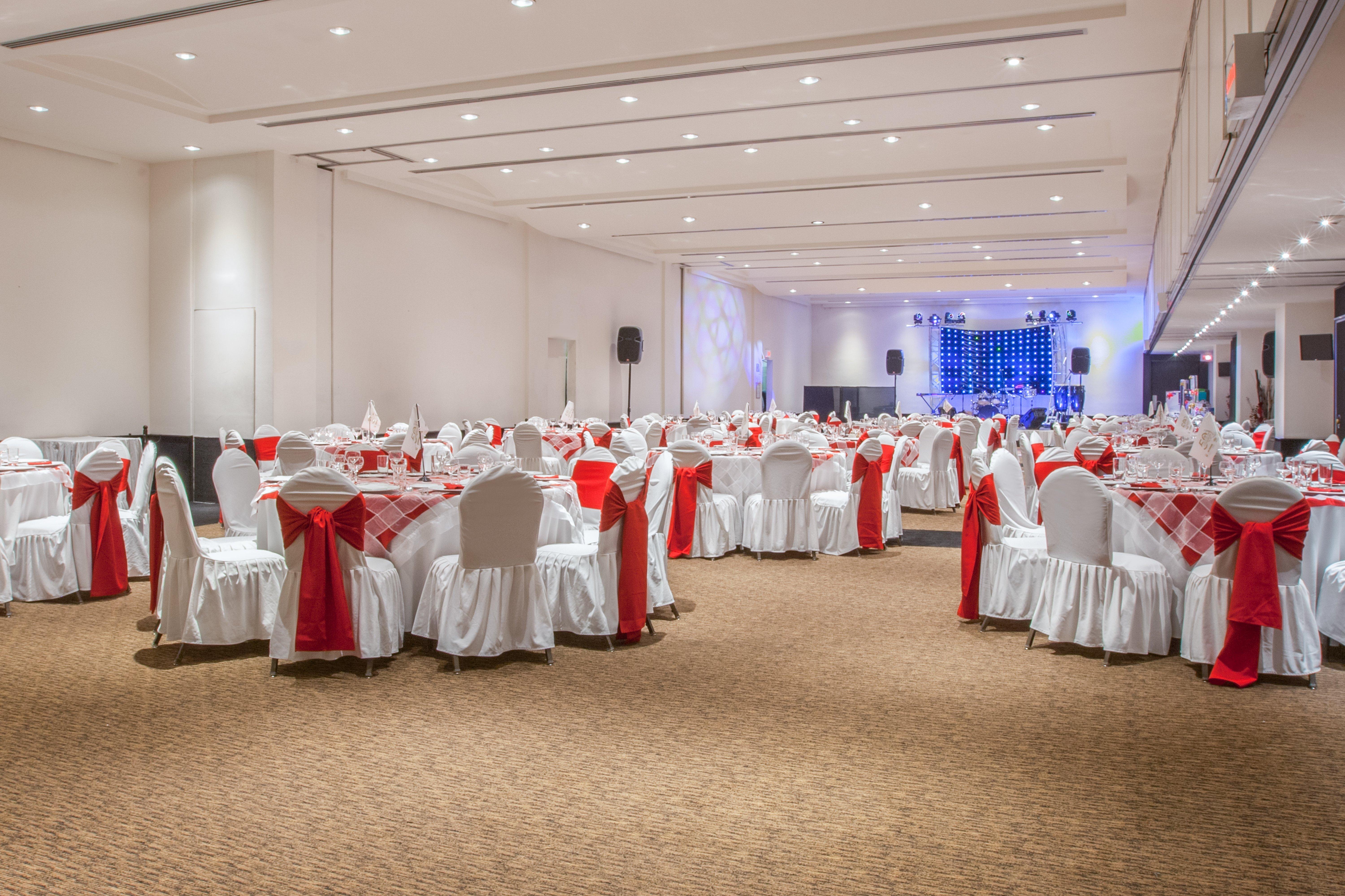 Отель Crowne Plaza Toluca - Lancaster By Ihg Экстерьер фото