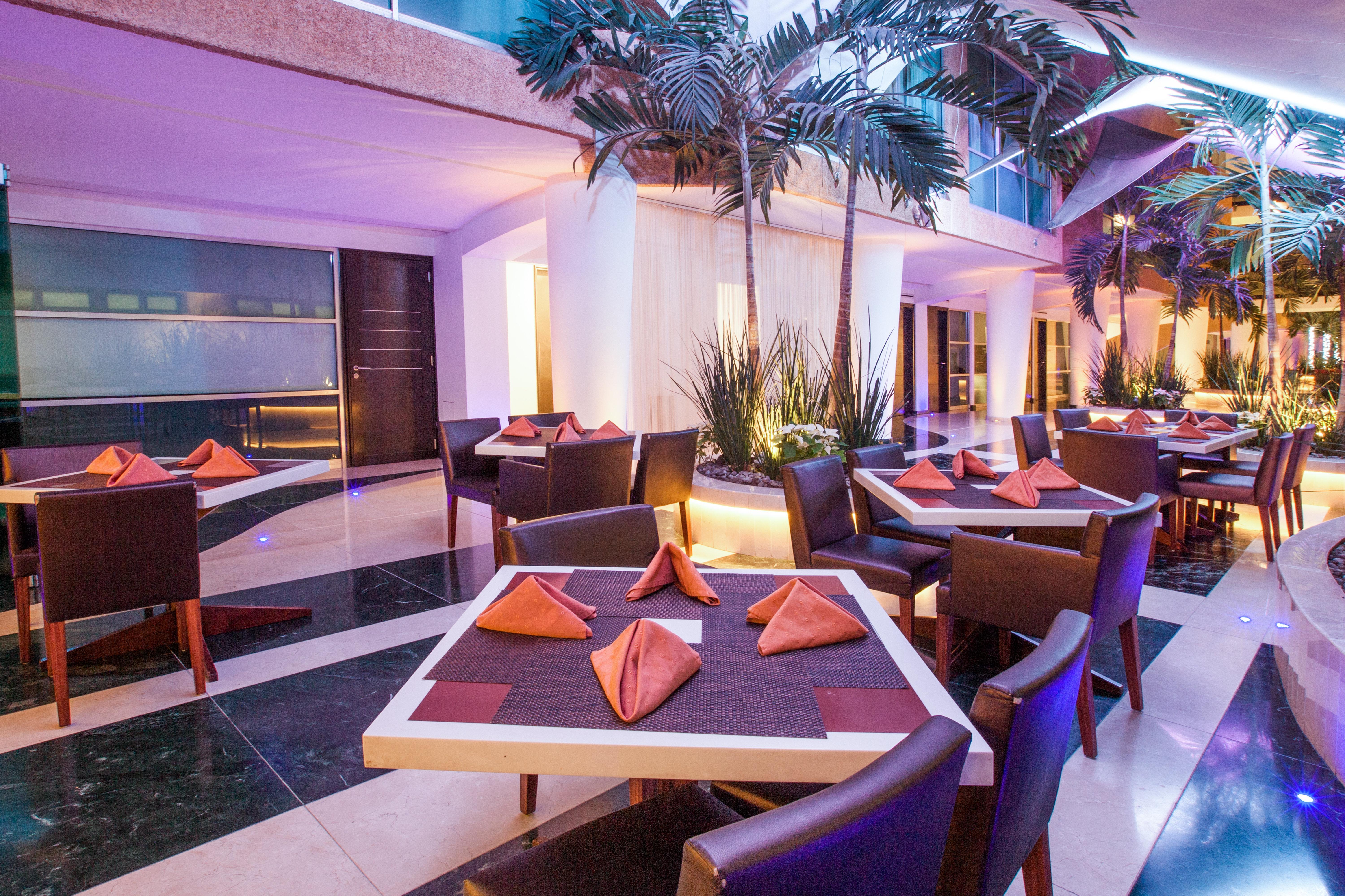 Отель Crowne Plaza Toluca - Lancaster By Ihg Экстерьер фото